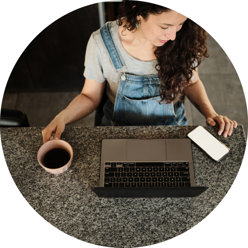 Vou te ensinar como gerenciar com sabedoria os custos relacionados aos ingredientes e produção dos biscoitos, garantindo que seu negócio seja rentável e saboroso.